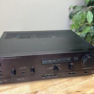 Luxman LV102 Stereo integrated amplifier (black)